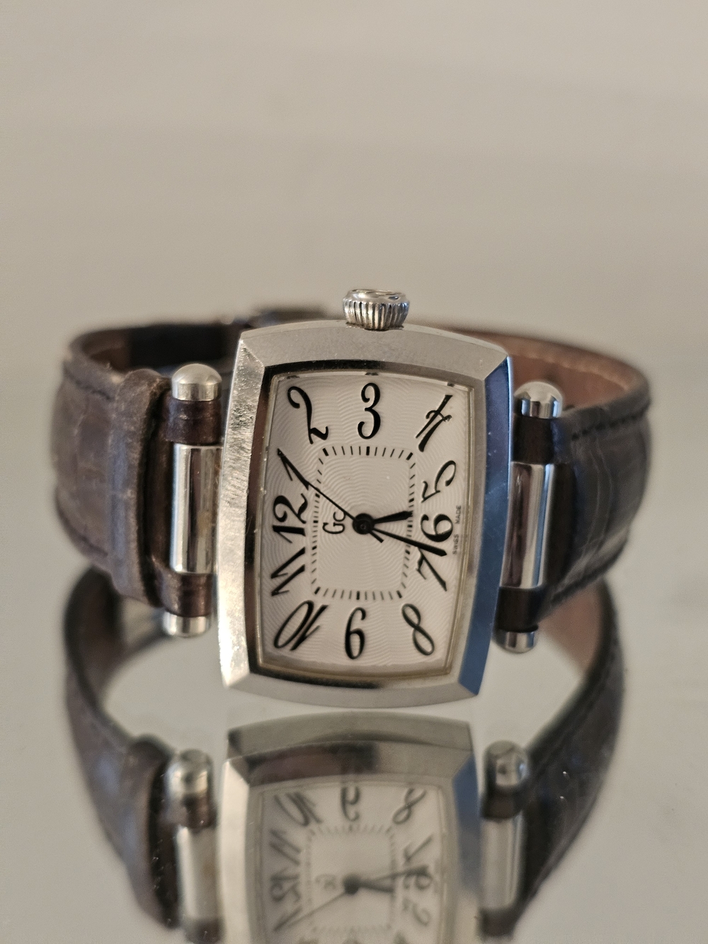 Unique quartz Guess Stylish Silver-Tone Watch with Brown Leather Strap